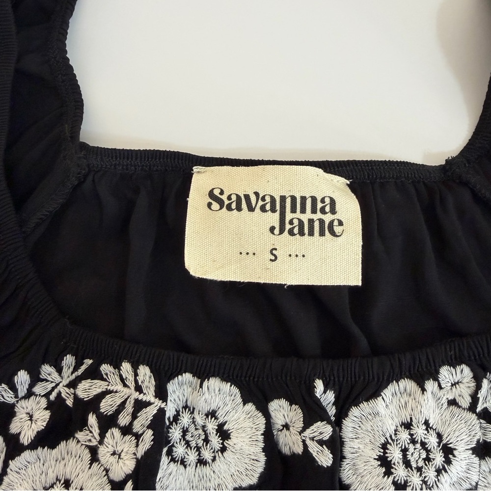 Savanna Jane Women's Embroidered Floral Boho Top Black/White Size Small - Picture 7 of 9